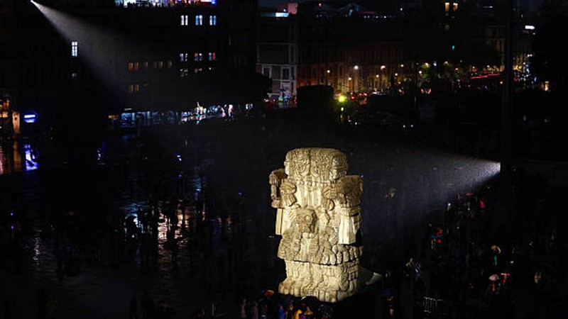 l Zócalo capitalino se transformó en un lienzo ceremonial donde la historia de México-Tenochtitlan