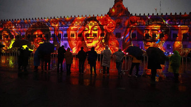 Es luz y memoria Luminosa