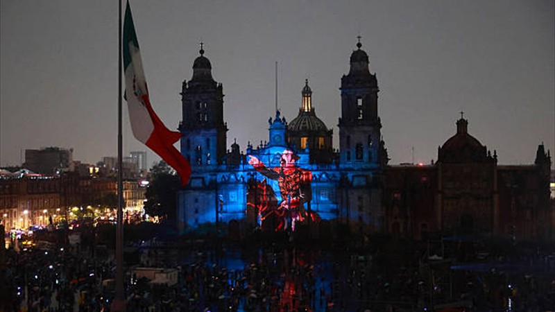 Narrativa ceremonial y crítica política