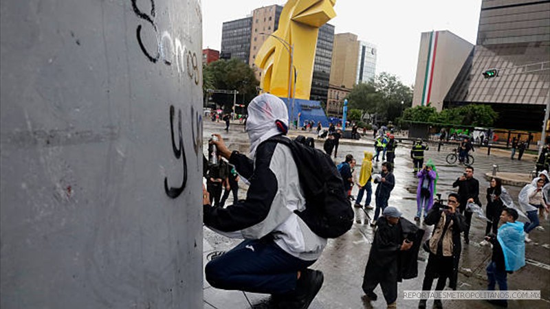 DE LA TRAGEDIA DE AYOTZINAPA