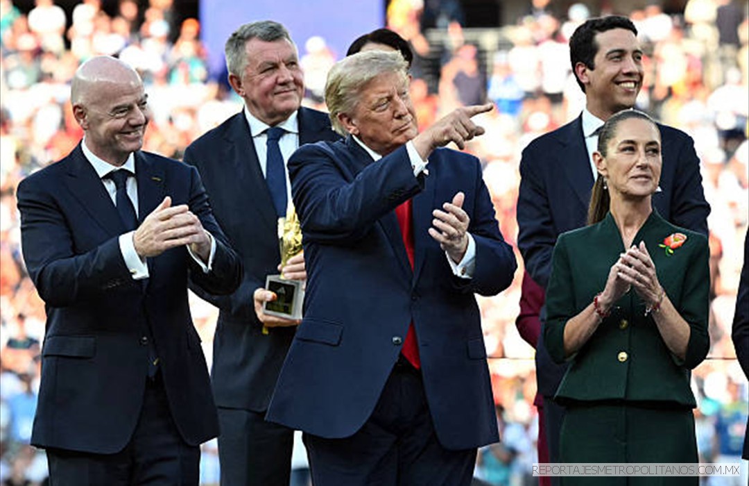 SHEINBAUM A LA IZQUIERDA DE TRUMP